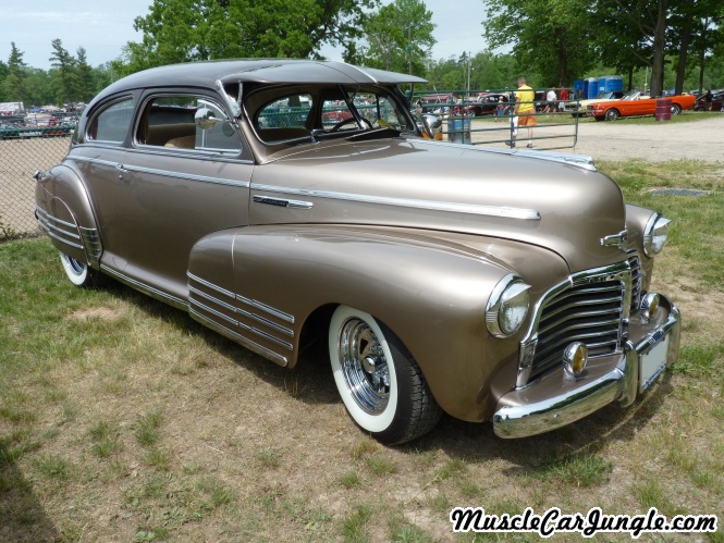 1942 Chevy Fleetline Front Right